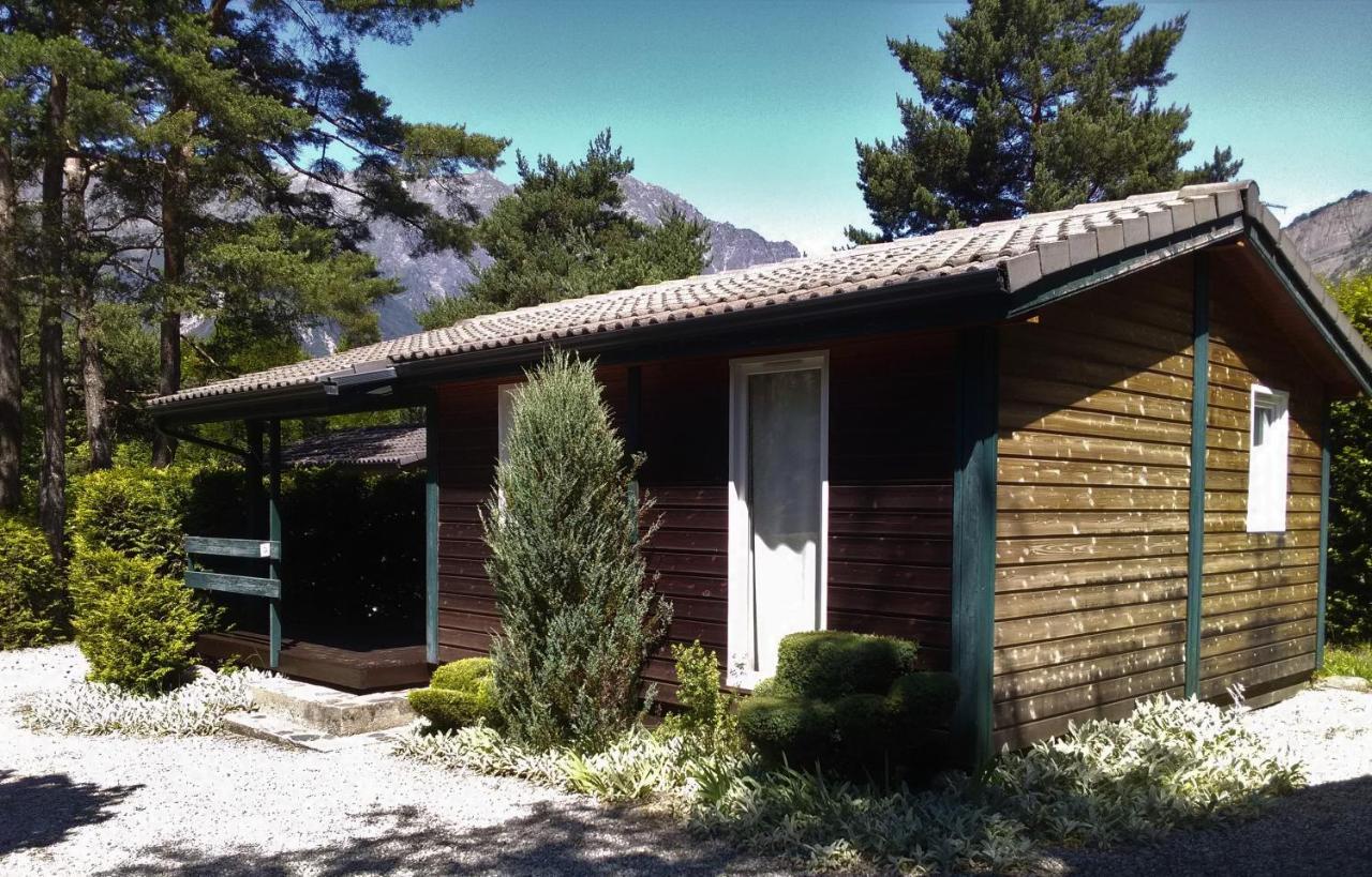 Camping La Cascade Villa Le Bourg-d'Oisans Bagian luar foto