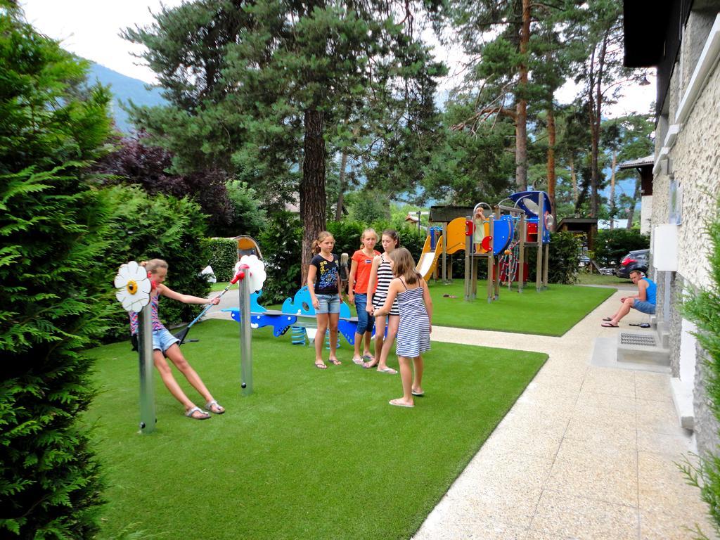 Camping La Cascade Villa Le Bourg-d'Oisans Bagian luar foto