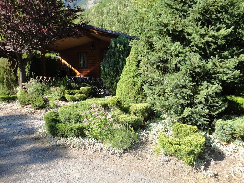 Camping La Cascade Villa Le Bourg-d'Oisans Bagian luar foto